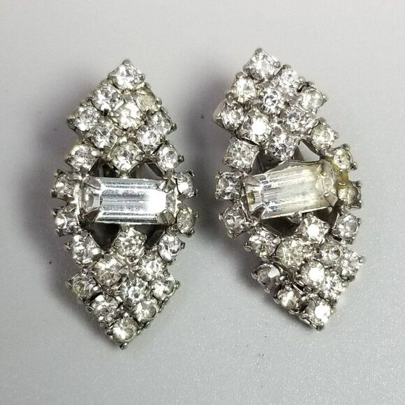Vintage Rhinestone Cluster Clip On Earring, Silver Tone, Prong Set, Glass - Picture 2 of 7